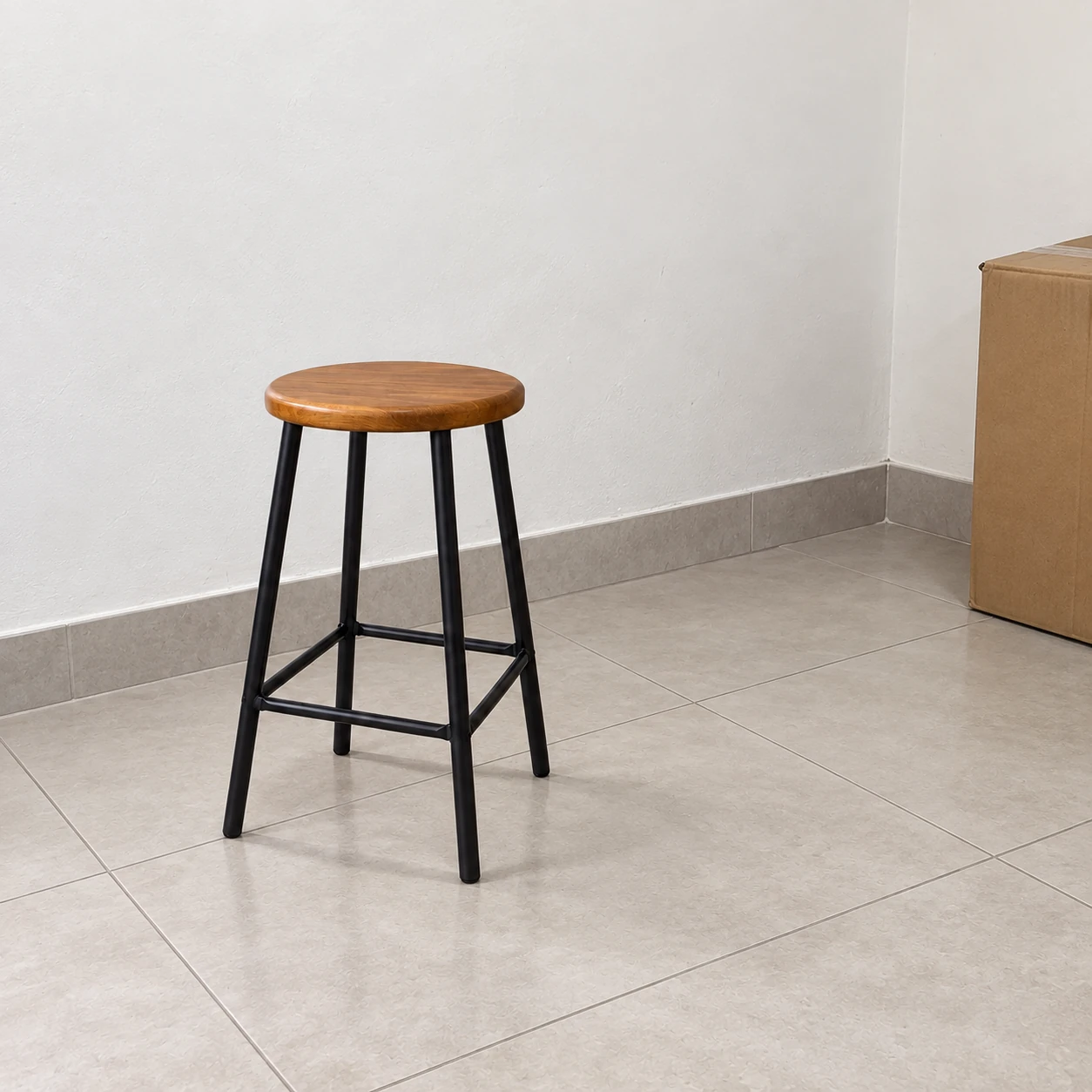 Banqueta — foto de origem · estudo simulado · estudo simulado
